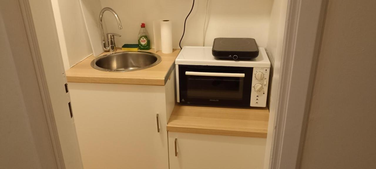 Amerikis Street 1 Bedroom Apartment Athena Bagian luar foto